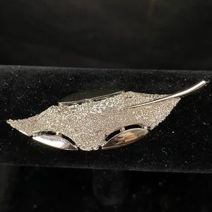 Vintage textured silver tone leaf brooch